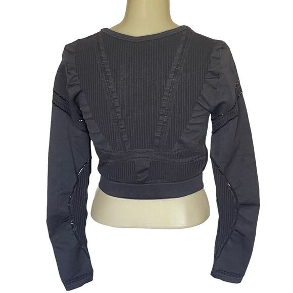 Fabletics Jaymee Cropped Mesh Cutout Long Sleeve Train Yoga Fitted Athletic Top - Picture 7 of 16